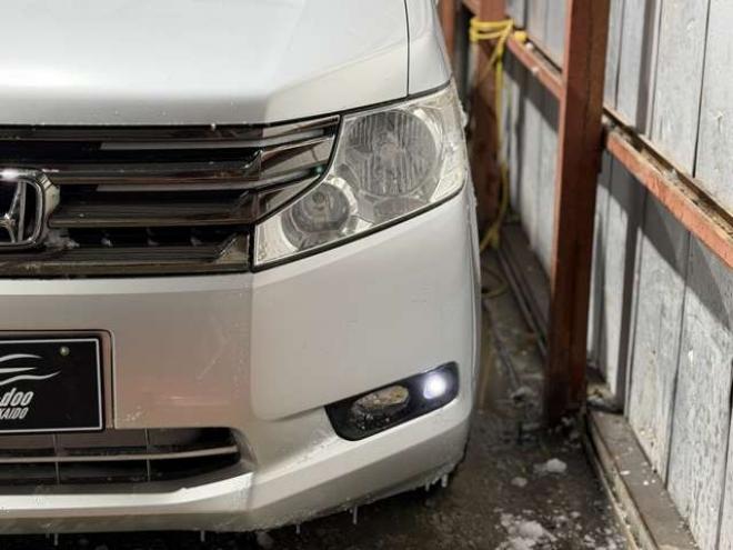 ステップワゴン2.0 G HIDエディション 4WD　防錆塗装4WDキーレスTVナビBカメエンスタ 2000