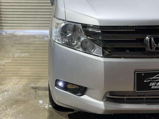 ステップワゴン2.0 G HIDエディション 4WD　防錆塗装4WDキーレスTVナビBカメエンスタ 2000