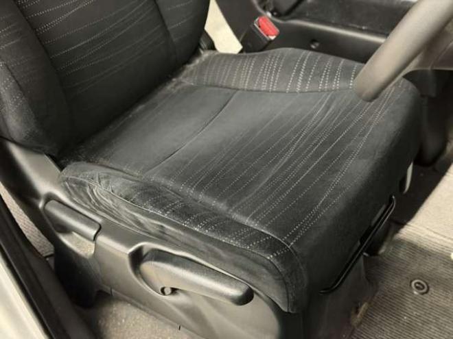 ステップワゴン2.0 G HIDエディション 4WD　防錆塗装4WDキーレスTVナビBカメエンスタ 2000