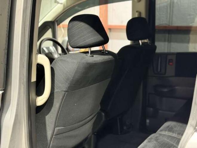 ステップワゴン2.0 G HIDエディション 4WD　防錆塗装4WDキーレスTVナビBカメエンスタ 2000