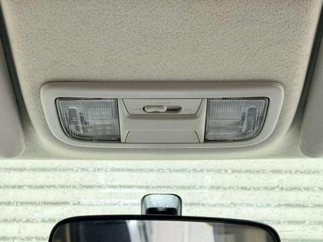 ステップワゴン2.0 G HIDエディション 4WD　防錆塗装4WDキーレスTVナビBカメエンスタ 2000