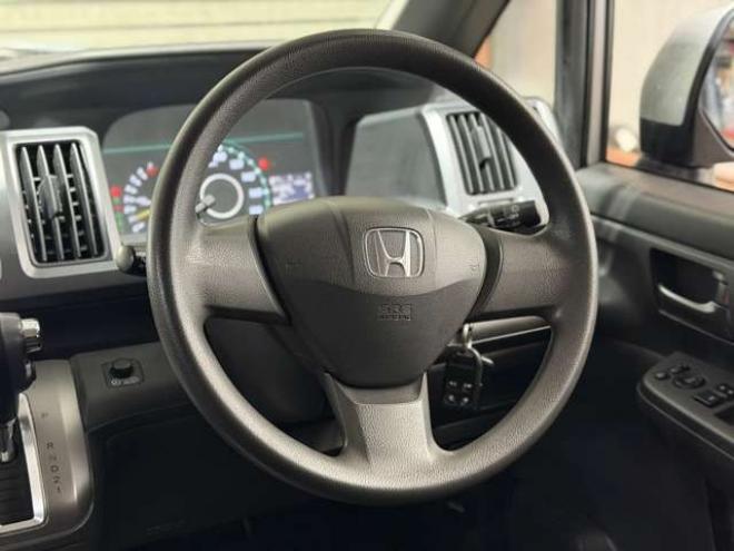 ステップワゴン2.0 G HIDエディション 4WD　防錆塗装4WDキーレスTVナビBカメエンスタ 2000