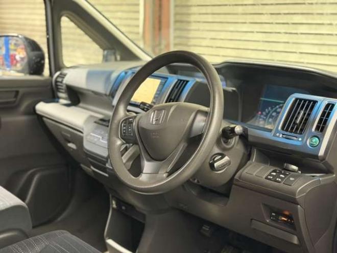 ステップワゴン2.0 L 4WD　防錆塗装4WDTVナビBカメ後席モニタ 2000