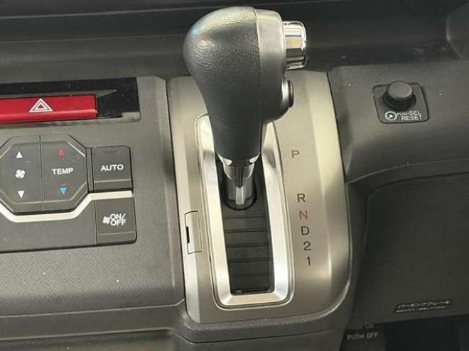 ステップワゴン2.0 L 4WD　防錆塗装4WDTVナビBカメ後席モニタ 2000