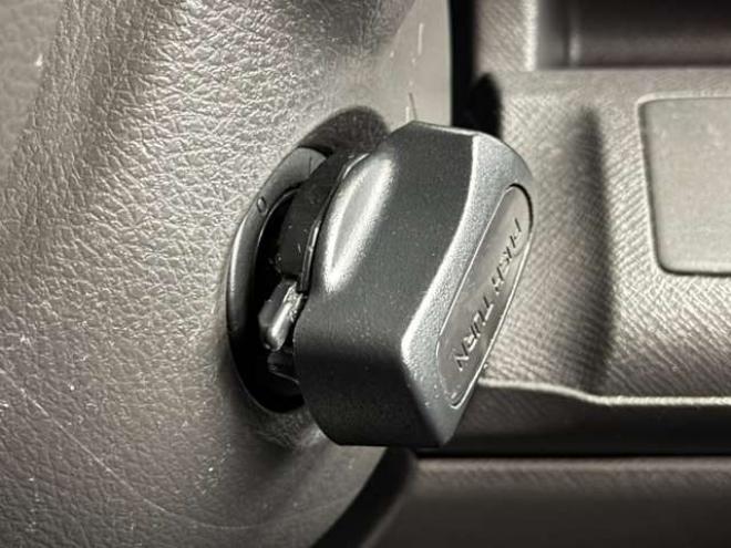 ステップワゴン2.0 L 4WD　防錆塗装4WDTVナビBカメ後席モニタ 2000