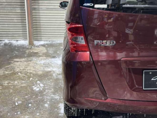 フリード1.5 G Lパッケージ 4WD　防錆塗装4WDキーレスナビ 1500