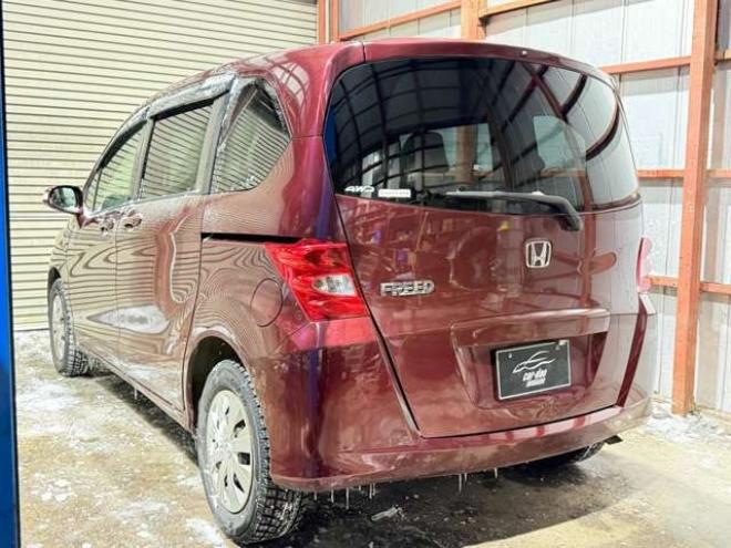 フリード1.5 G Lパッケージ 4WD　防錆塗装4WDキーレスナビ 1500