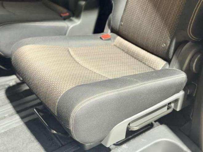 セレナ2.0 ハイウェイスター 4WD　防錆塗装4WDTVナビ 2000