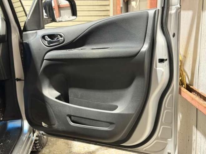 セレナ2.0 20X 4WD　防錆塗装4WDラジオナビETC 2000