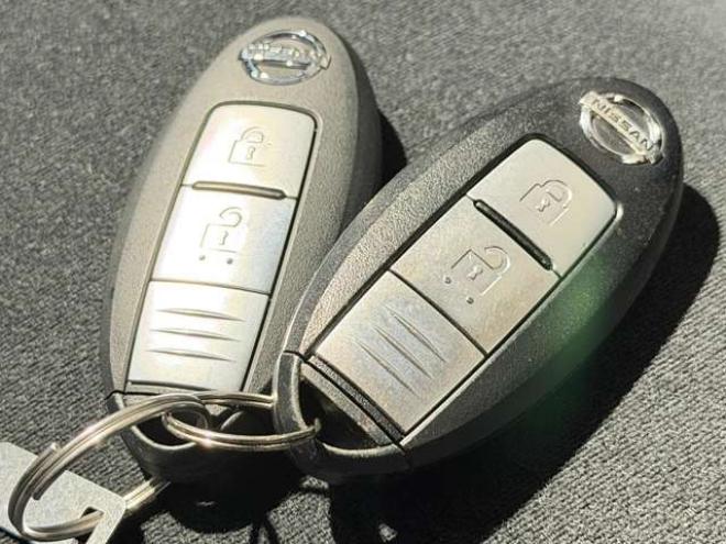 セレナ2.0 20X 4WD　防錆塗装4WDラジオナビETC 2000