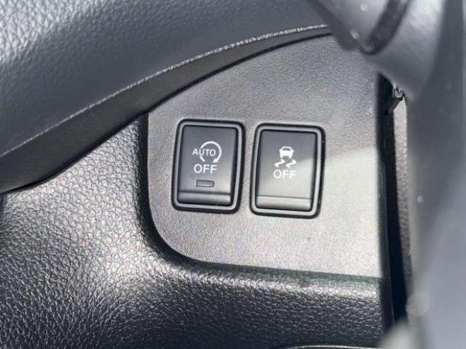 セレナ2.0 20X 4WD　防錆塗装4WDTVナビBカメETCエンスタ 2000