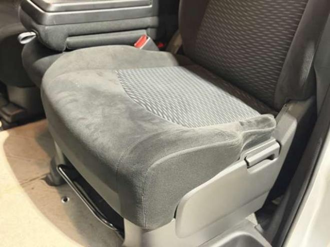 セレナ2.0 20S 4WD　防錆塗装4WDキーレスCDETC夏冬タイヤ 2000