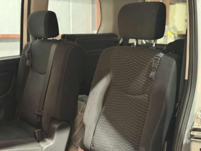 セレナ2.0 20S 4WD　防錆塗装4WDキーレスCDETC夏冬タイヤ 2000