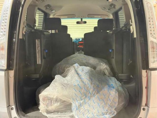 セレナ2.0 20S 4WD　防錆塗装4WDキーレスCDETC夏冬タイヤ 2000