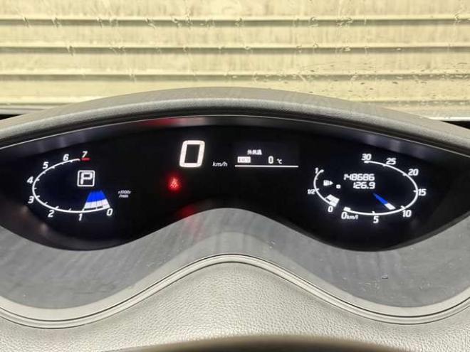 セレナ2.0 20S 4WD　防錆塗装4WDキーレスCDETC夏冬タイヤ 2000