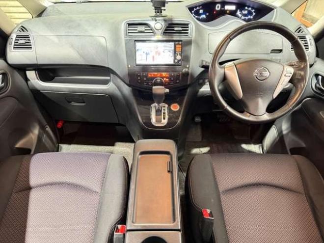 セレナ2.0 ハイウェイスター Vセレクション 4WD　防錆塗装4WDTVナビBカメETC後席モニタ夏冬タイヤ 2000