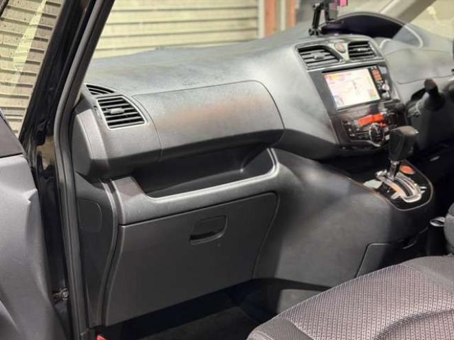 セレナ2.0 ハイウェイスター Vセレクション 4WD　防錆塗装4WDTVナビBカメETC後席モニタ夏冬タイヤ 2000