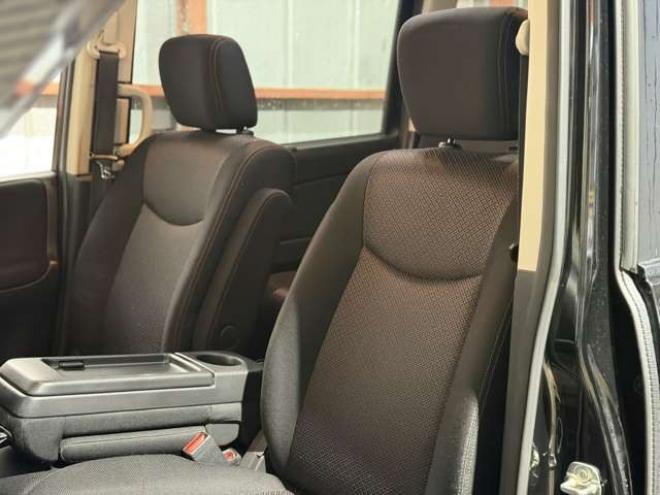 セレナ2.0 ハイウェイスター Vセレクション 4WD　防錆塗装4WDTVナビBカメETC後席モニタ夏冬タイヤ 2000