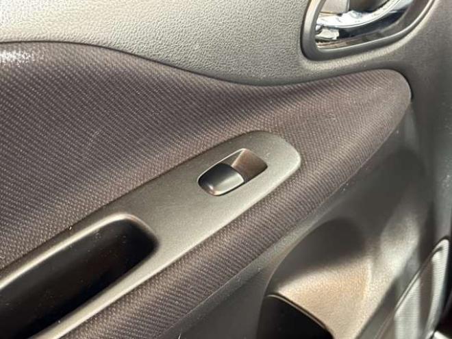 セレナ2.0 ハイウェイスター Vセレクション 4WD　防錆塗装4WDTVナビBカメETC後席モニタ夏冬タイヤ 2000