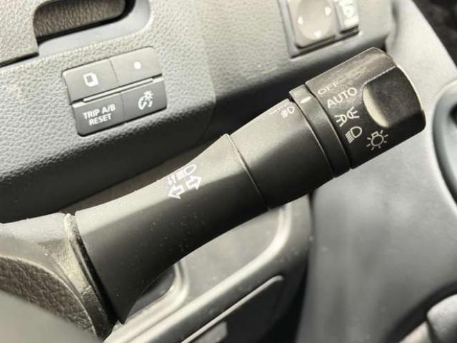 セレナ2.0 ハイウェイスター Vセレクション 4WD　防錆塗装4WDTVナビBカメETC後席モニタ夏冬タイヤ 2000