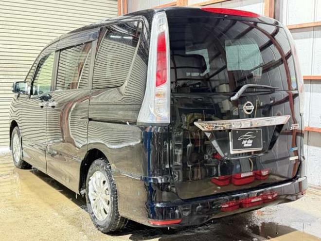 セレナ2.0 ハイウェイスター Vセレクション 4WD　防錆塗装4WDTVナビBカメETC後席モニタ夏冬タイヤ 2000