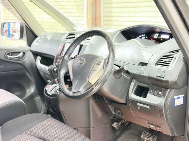 セレナ2.0 ハイウェイスター 4WD　防錆塗装4WDTVナビBカメ 2000