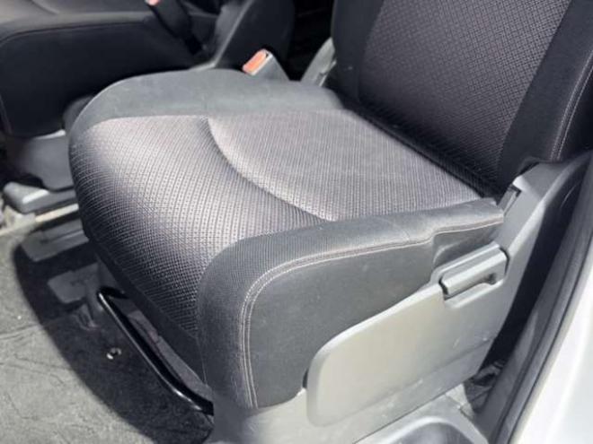 セレナ2.0 ハイウェイスター 4WD　防錆塗装4WDTVナビBカメ 2000