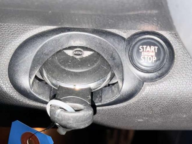 ミニクロスオーバー クーパーS オール4　防錆塗装4WDTVナビBカメETC 正規輸入車 1600