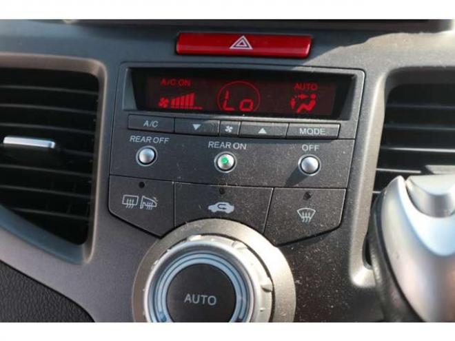 オデッセイ2.4 アブソルート 4WD　ナビ・TV・バックカメラ・キーレス 2400