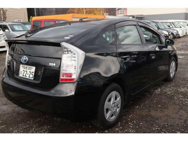 プリウス1.8 S　ナビ・TV・車検R9/6月 2WD 1800