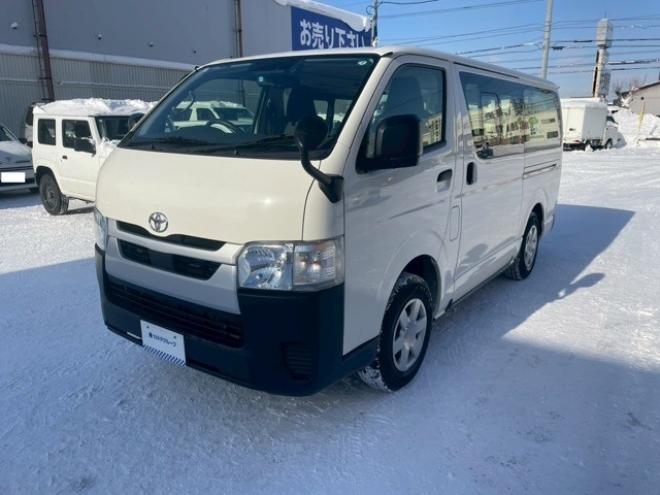ハイエースバン2.8 DX ロング ディーゼルターボ 4WD　4WD　寒冷地仕様　9人　4ドア　トヨタセーフティセンス付　リヤヒーター付　夏・冬タイヤ有り 2800
