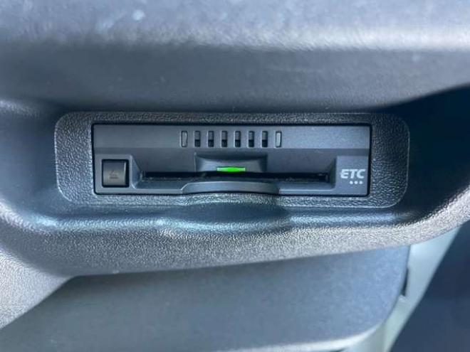 ハイエースバン2.8 DX ロング ディーゼルターボ 4WD　4WD　寒冷地仕様　9人　4ドア　トヨタセーフティセンス付　リヤヒーター付　夏・冬タイヤ有り 2800