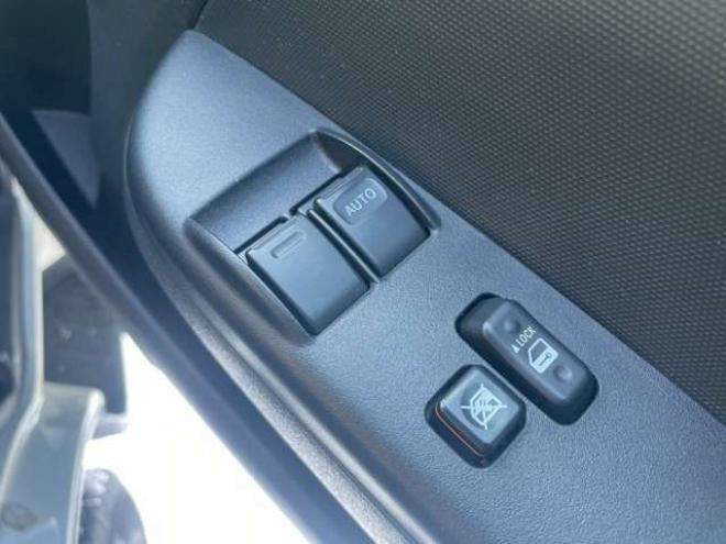 ハイエースバン2.8 DX ロング ディーゼルターボ 4WD　4WD　寒冷地仕様　9人　4ドア　トヨタセーフティセンス付　リヤヒーター付　夏・冬タイヤ有り 2800