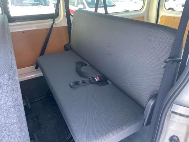 ハイエースバン2.8 DX ロング ディーゼルターボ 4WD　4WD　寒冷地仕様　9人　4ドア　トヨタセーフティセンス付　リヤヒーター付　夏・冬タイヤ有り 2800