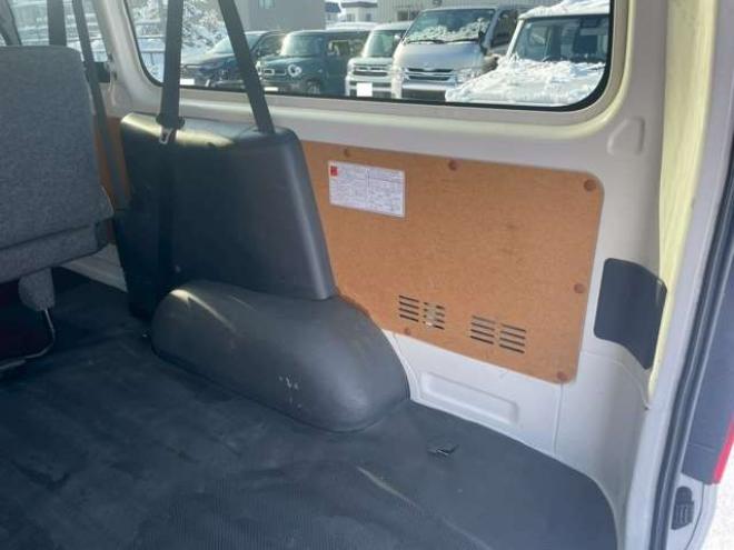 ハイエースバン2.8 DX ロング ディーゼルターボ 4WD　4WD　寒冷地仕様　9人　4ドア　トヨタセーフティセンス付　リヤヒーター付　夏・冬タイヤ有り 2800