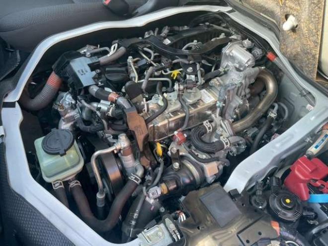 ハイエースバン2.8 DX ロング ディーゼルターボ 4WD　4WD　寒冷地仕様　9人　4ドア　トヨタセーフティセンス付　リヤヒーター付　夏・冬タイヤ有り 2800