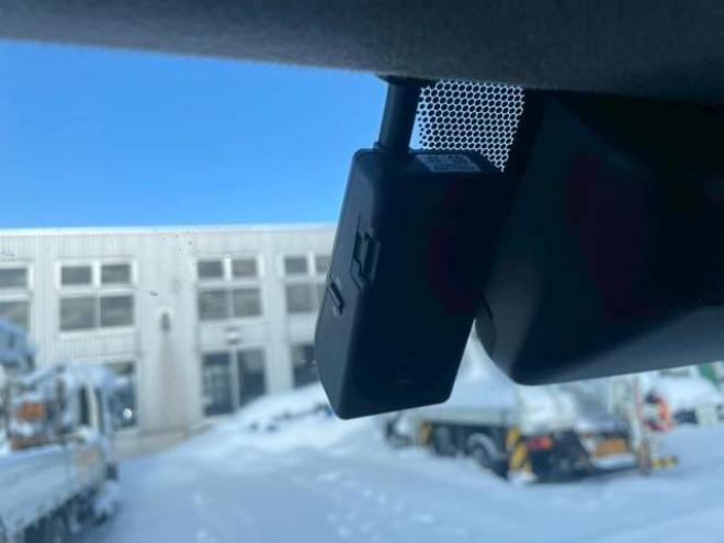 ハイエースバン2.8 DX ロング ディーゼルターボ 4WD　4WD　寒冷地仕様　9人　4ドア　トヨタセーフティセンス付　リヤヒーター付　夏・冬タイヤ有り 2800