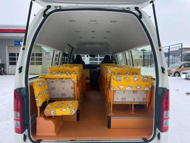 ハイエースコミューター 2.7 DX 4WD　4WD　乗車定員　4+18人　幼児バス　2ナンバー 2700