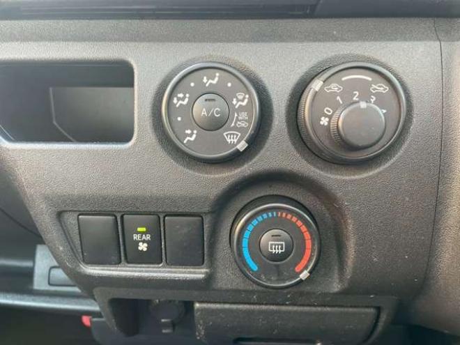 ハイエースバン2.8 DX ロング ディーゼルターボ 4WD　 2800