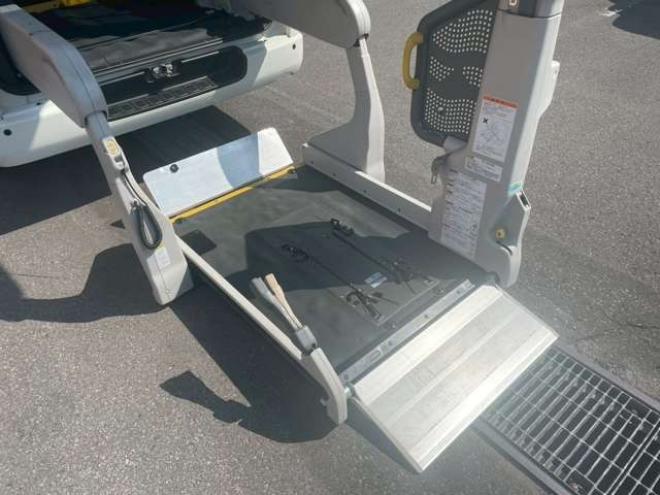 ハイエースバン3.0 ウェルキャブ Bタイプ ロング ディーゼルターボ 4WD　 福祉車両 3000