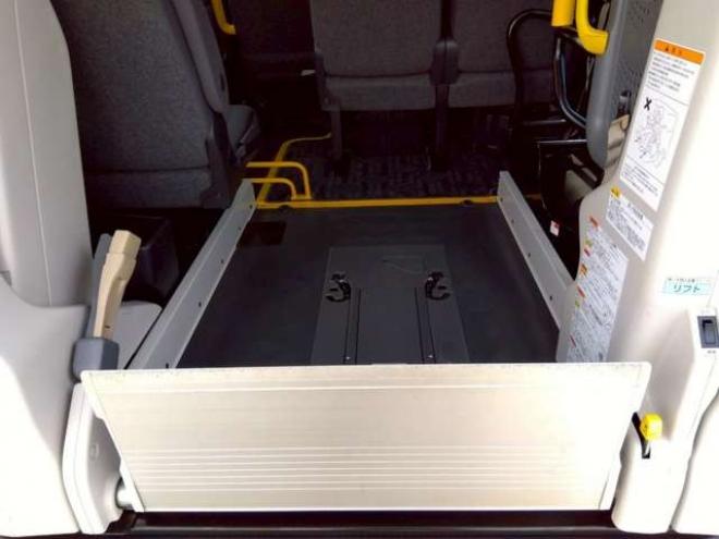 ハイエースバン3.0 ウェルキャブ Cタイプ ロング ディーゼルターボ 4WD　(レジアスエース) 福祉車両 3000