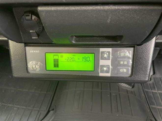 ハイエースバン3.0 低温冷凍バン ロング ディーゼルターボ 4WD　 3000
