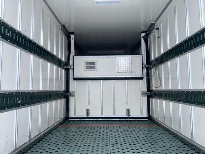 デュトロ冷凍バン　TKG-XZU695M 東プレ　 4WD 4000