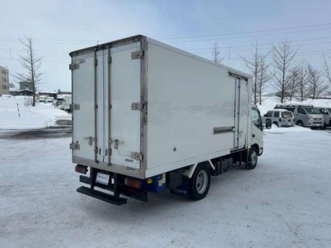 デュトロ冷凍バン　TKG-XZU695M 東プレ　 4WD 4000