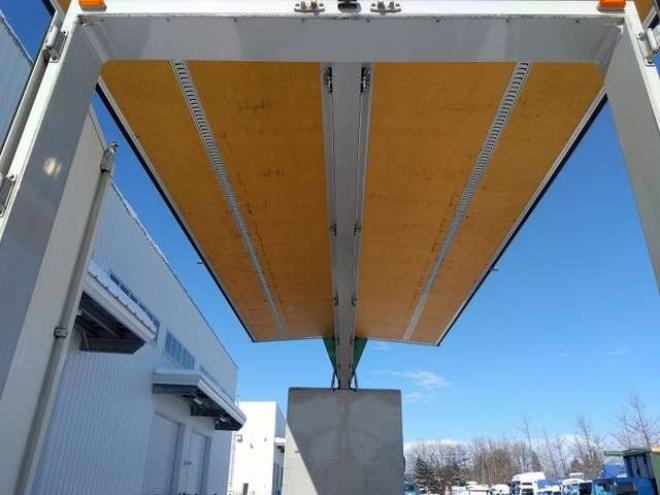 ギガウイング　QKG-CYJ77B 日本フルハーフ　 2WD 9830