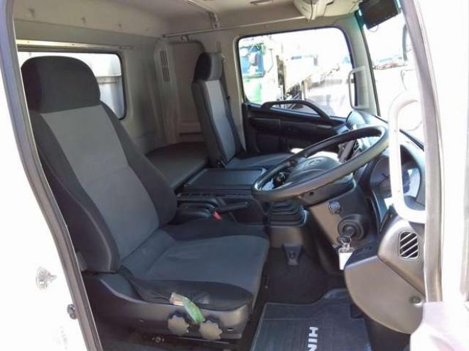 レンジャー平ボディ  TKG-FD7JPAA　 2WD 6400