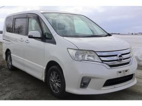 セレナ　2.0 ハイウェイスター 4WD　検二年　TV　自社　ローンカノウ 2000