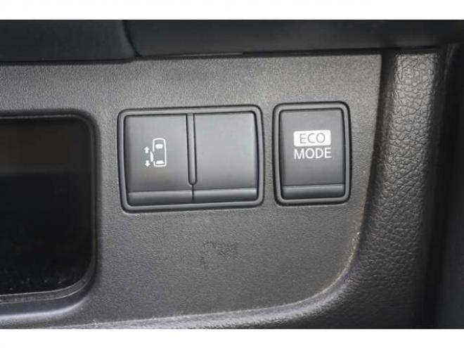 セレナ2.0 ハイウェイスター 4WD　検二年　TV　自社　ローンカノウ 2000