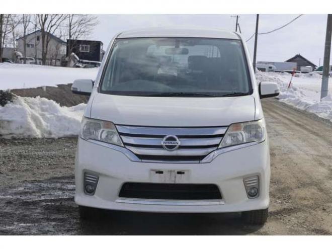 セレナ2.0 ハイウェイスター 4WD　検二年　TV　自社　ローンカノウ 2000