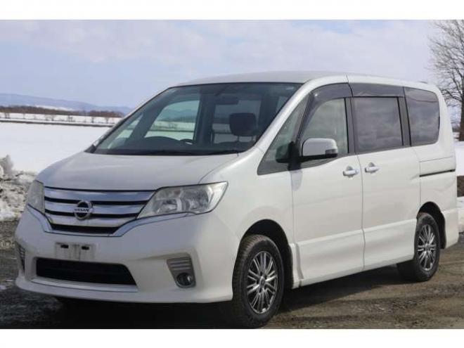 セレナ2.0 ハイウェイスター 4WD　検二年　TV　自社　ローンカノウ 2000